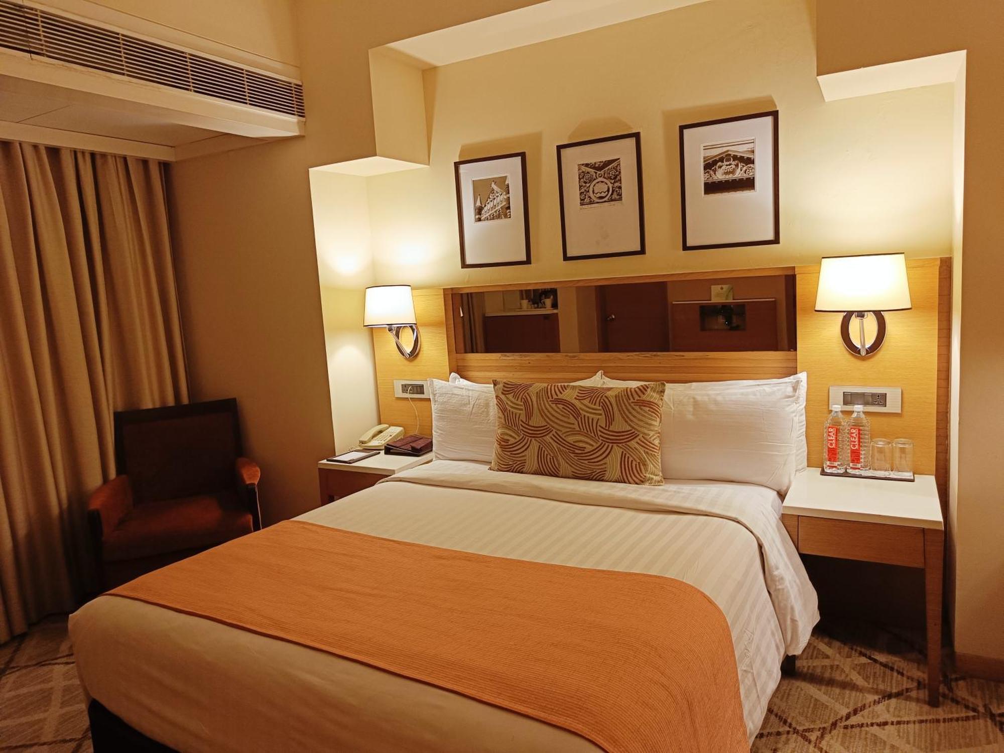 Hotel Marine Plaza Mumbai Exterior foto